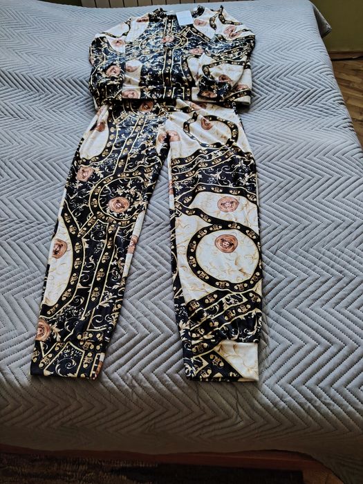 Nowy dres welurowy