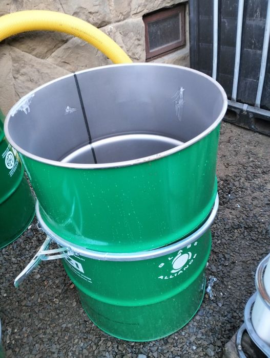 beczki metalowe kartonowe