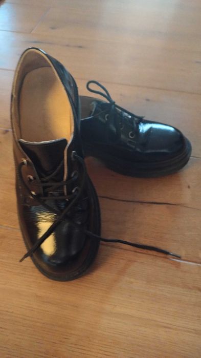 Buty Venezia lakierki 36