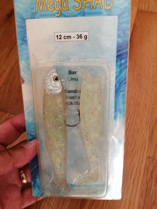 Conjunto vinis de pesca e pingalins