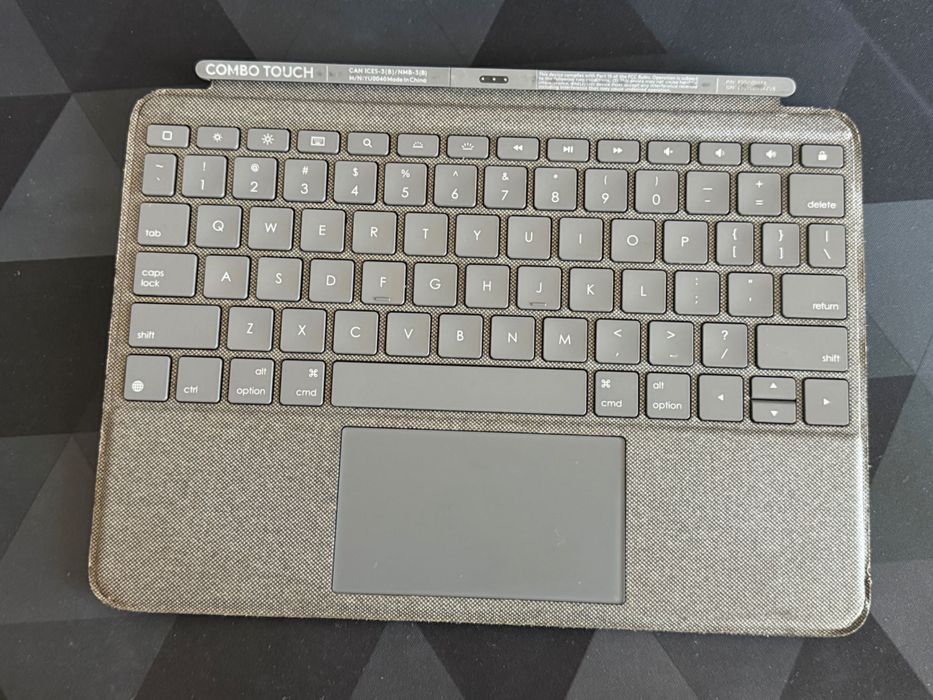 Logitech Combo Touch для iPad Pro 11 1 2 3 4 gen
