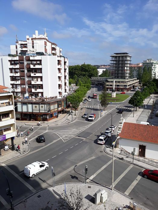 Apartamento T4, usado em bom estado conservação