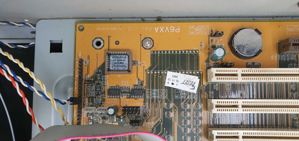 Retro komputerek pod OC Celeron ECS P6VXA 256ram ATI Radeon R9250 128mb!