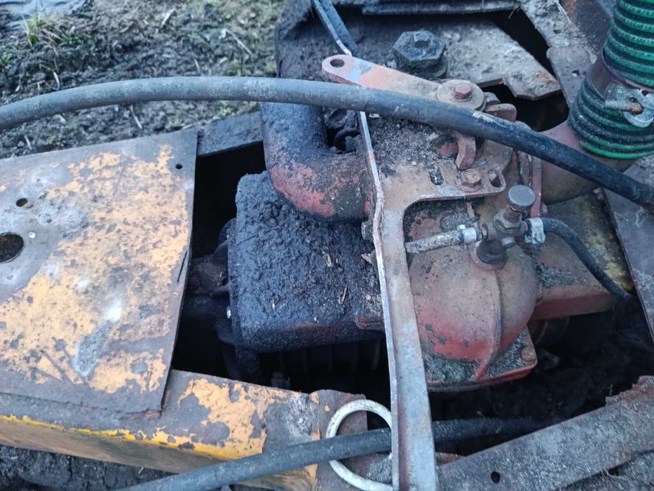 Sprzedam os z kołami R20 1600