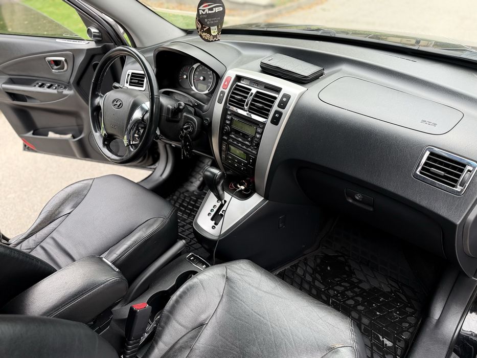Hyundai Tucson, автомат, газ/бензин, полный привод