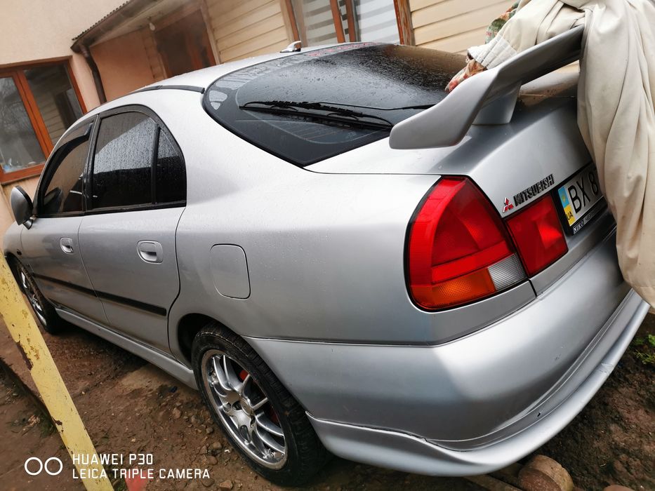 Mitsubishi Carisma 1,8 бензин