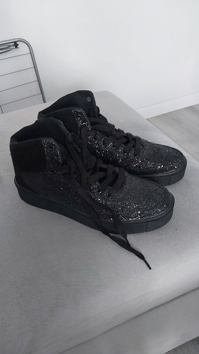 Nowe buty damskie marki Reserved 41 błyszczące