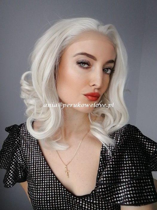 Peruka mleczny blond lace front fale włosy na co dzień