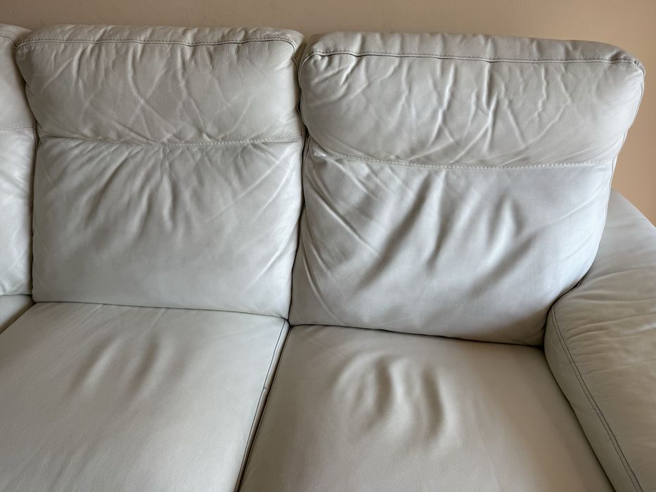 Sofa chateau d'ax em pele branca