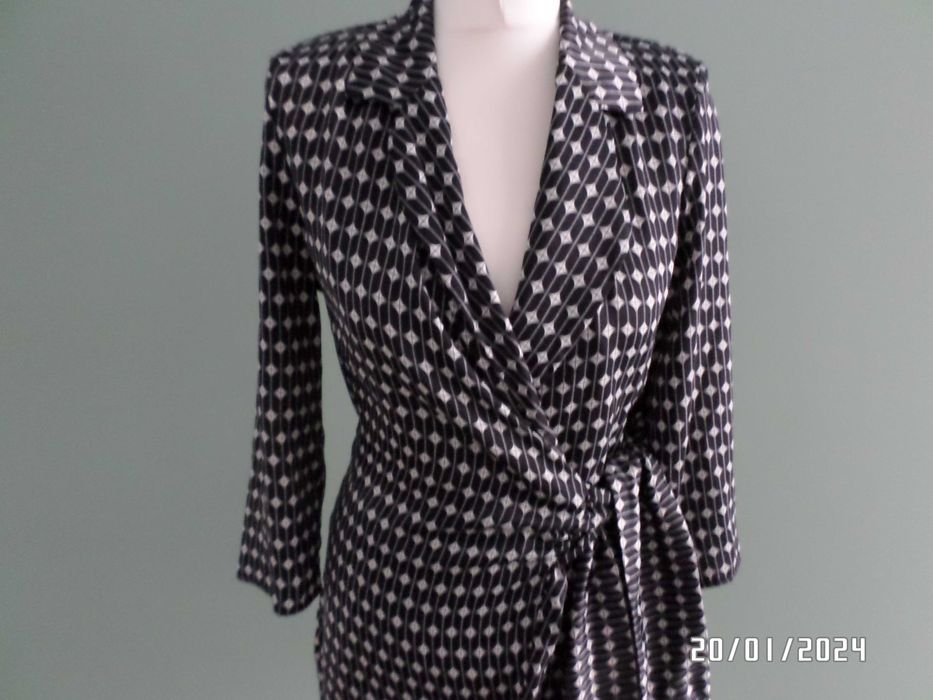 piękna sukienka-Firma-ZARA-rozmiar-S-36/38