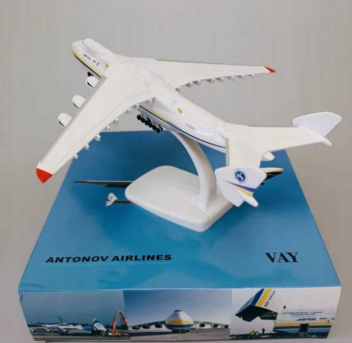 Metalowy model samolotu Antonov An-225 "Mriya"