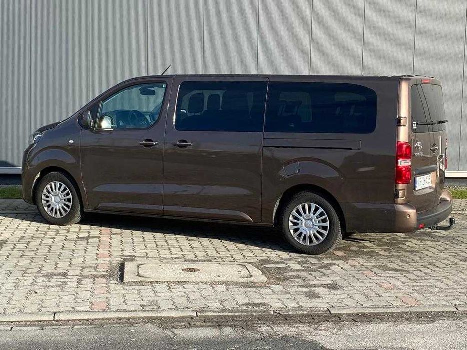 Wynajem samochodów aut busy 9 osobowe KAT B