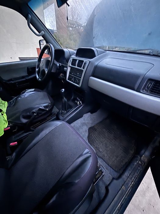 Mitsubishi pajero pinin