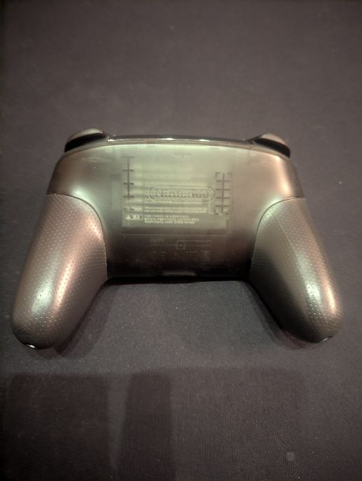 Nintendo Switch Pro controller prawie jak nowy