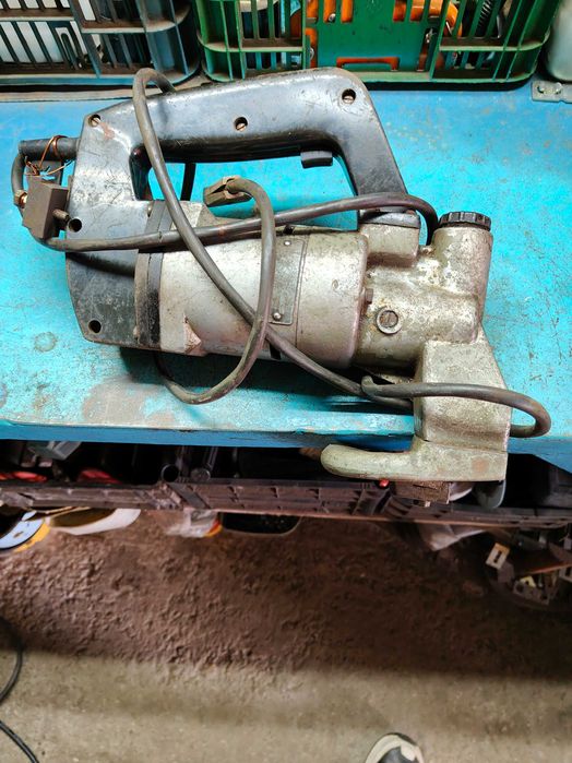 Sprzedam nożyce do blachy