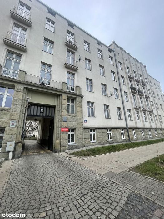 Mieszkanie na wynajem w przepięknej kamienicy w centrum miasta