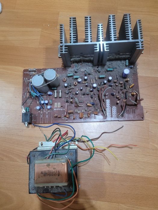 Części do Wzmacniacza Technics su7700 lub 7300, Transformator, płyta z końcówkami i radiatorem
