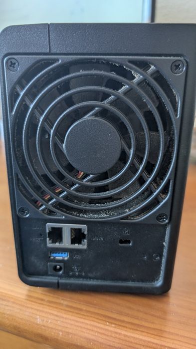 Synology DS220+ (Intel) + 4TB WD Red Pro (Gama Profissional) – Impecável