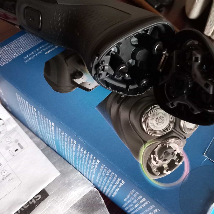 Maszynka do golenia PHILIPS 1000 seria S1232/41, jeszcze na gwarancji