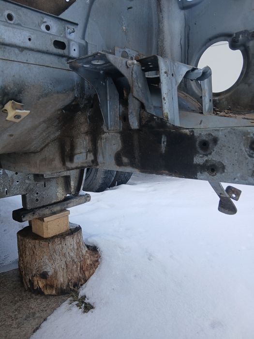 Фольцваген Т 4 четверть (чверть)