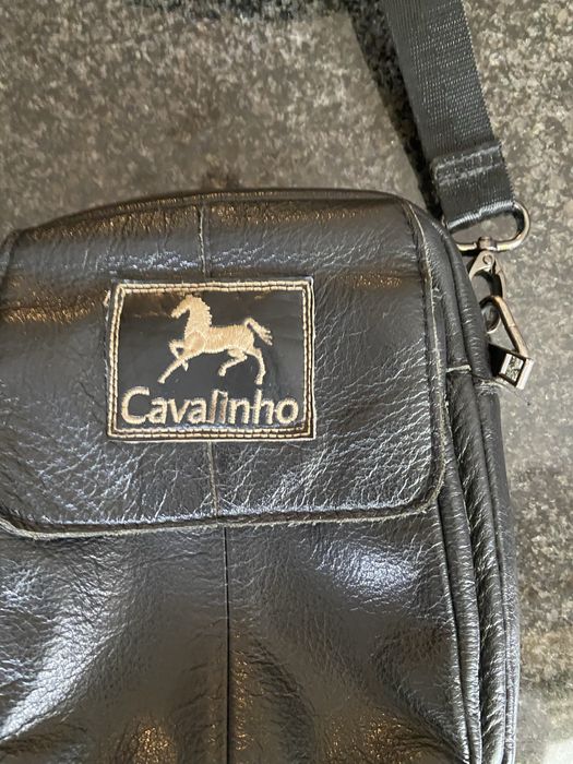 Malha de homem preta em bom estafo