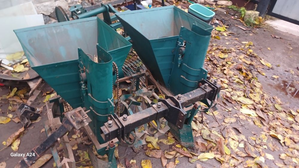 Картоплесаджалка до мототрактора