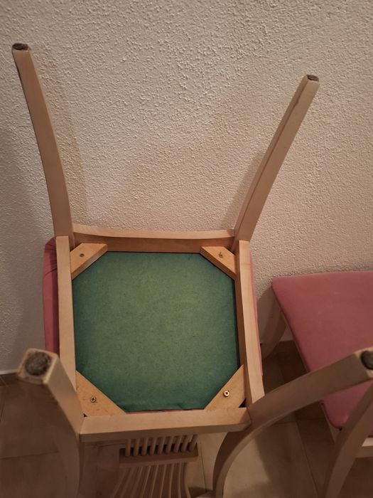 Conjunto de 6 cadeiras de Jantar - clássicas e super resistentes.