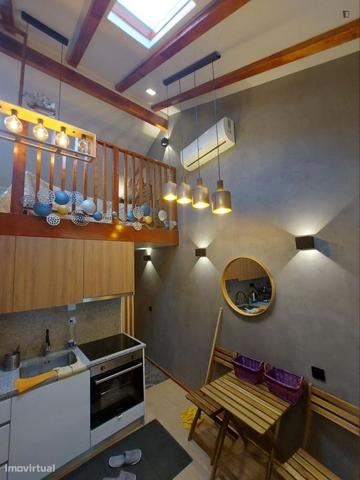 Casa com 2 quartos - localizado em Lordelo do Ouro Porto