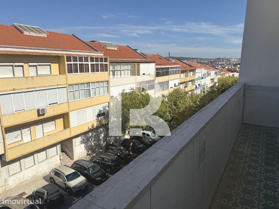 Apartamento T2 totalmente remodelado na Falagueira