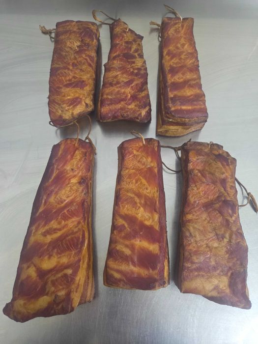 Копчена грудинка, підчеревина, бекон з прослойкою