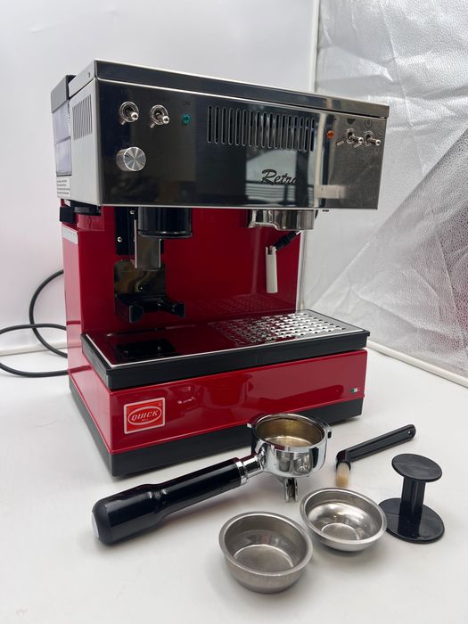 Kolbowy ekspres ciśnieniowy Quick Mill MODEL. 0835 Retro srebrny/czerwony
