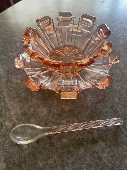 Compoteira de mesa em vidro rosa