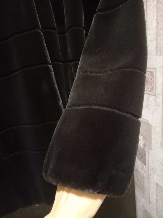 Шубка шоколадного кольору