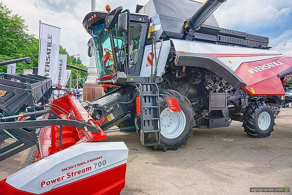 Versatile RSM 161 комбайн