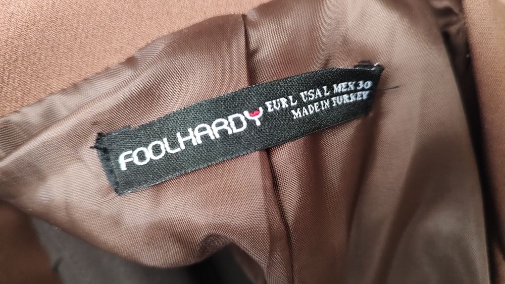 Костюм трендового коричневого кольору