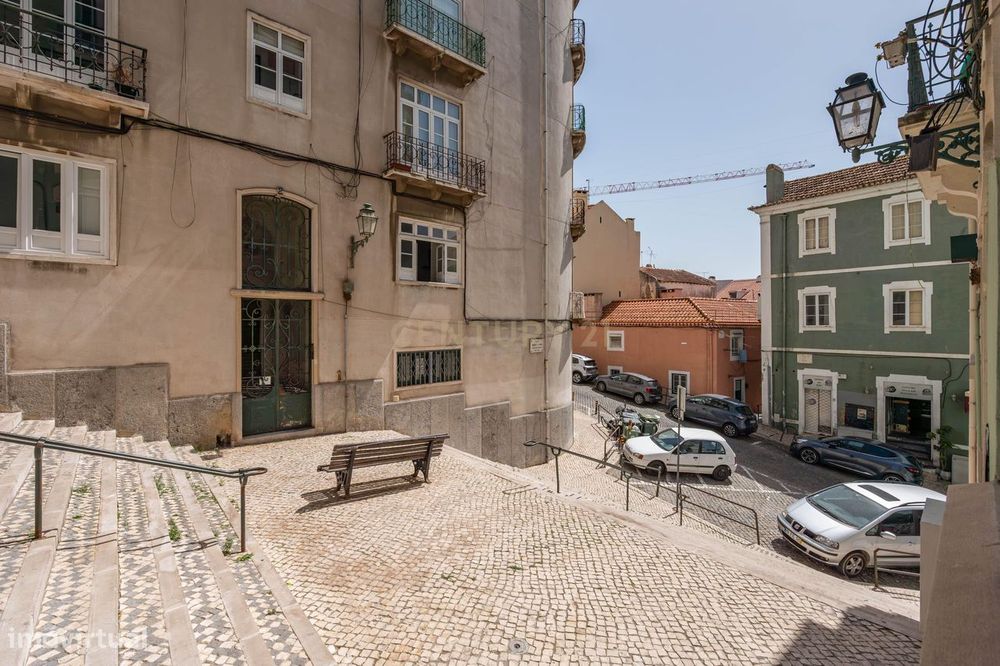 Charme Clássico | 185 m² | Varanda | Estrela - Lisboa