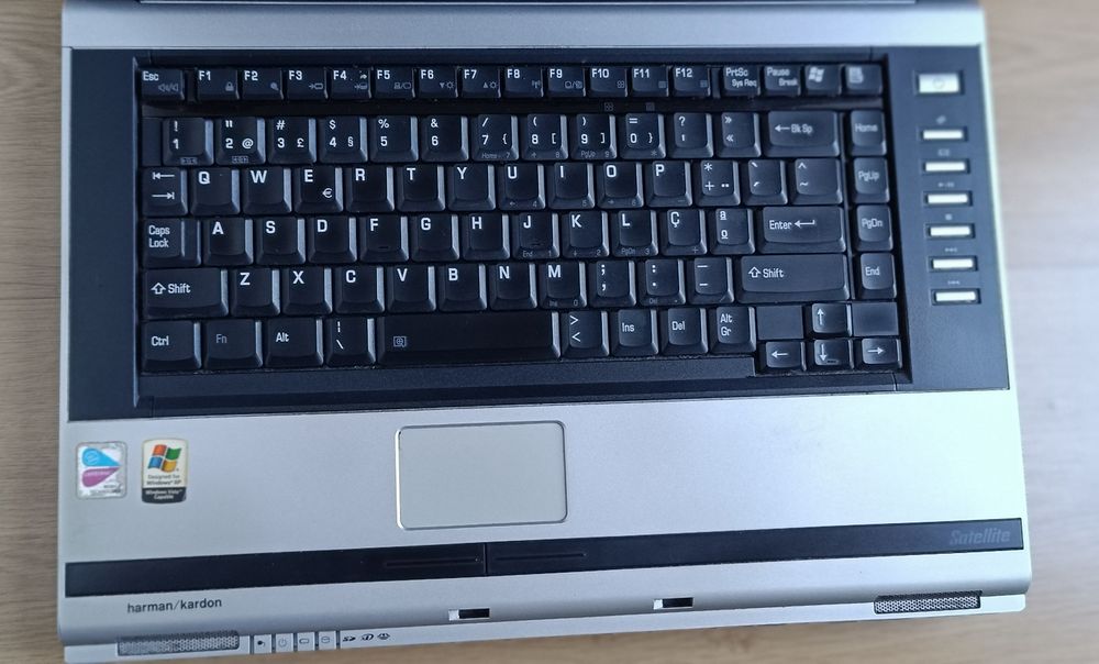 Computador Toshiba SATELLITE M70-320