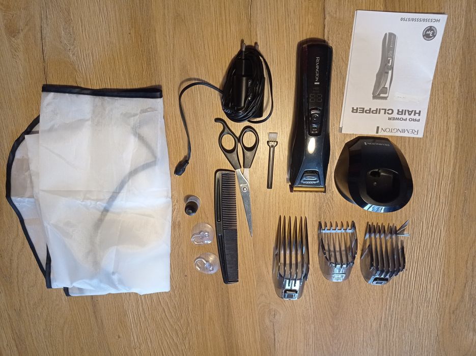 Maszynka do włosów Remington HC 5750, cały zestaw