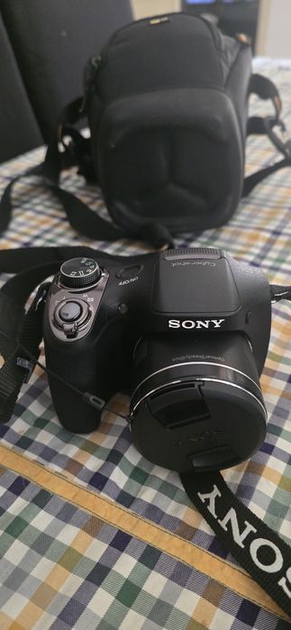 Maquina fotografica sony com mala