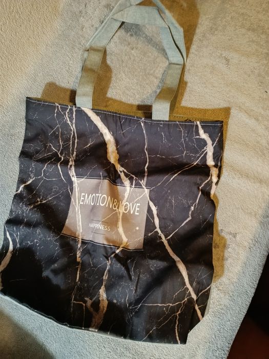 Nowa duża torebka na ramię