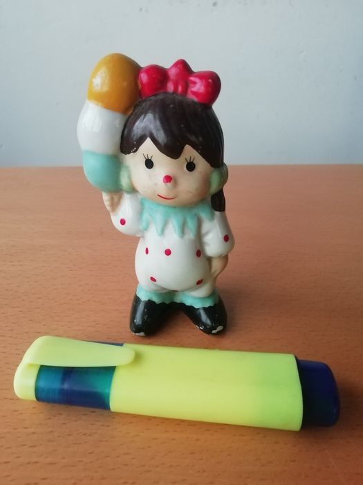 Conjunto de bonecos /palhaços em loiça.