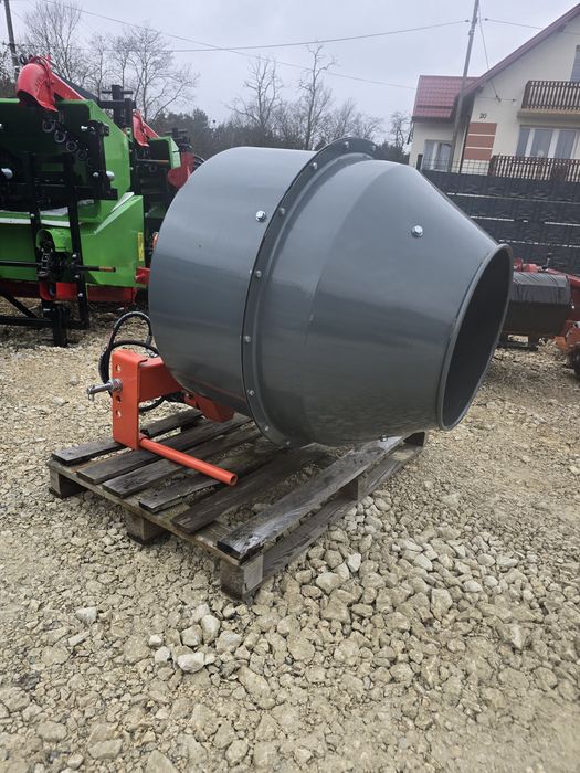 NOWOŚĆ- Betoniarka 140L na WOM do mieszania betonu