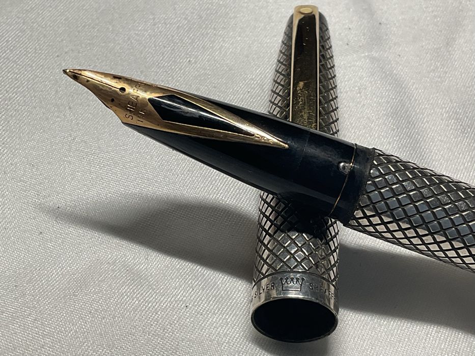 Caneta tinteiro em prata da Sheaffer