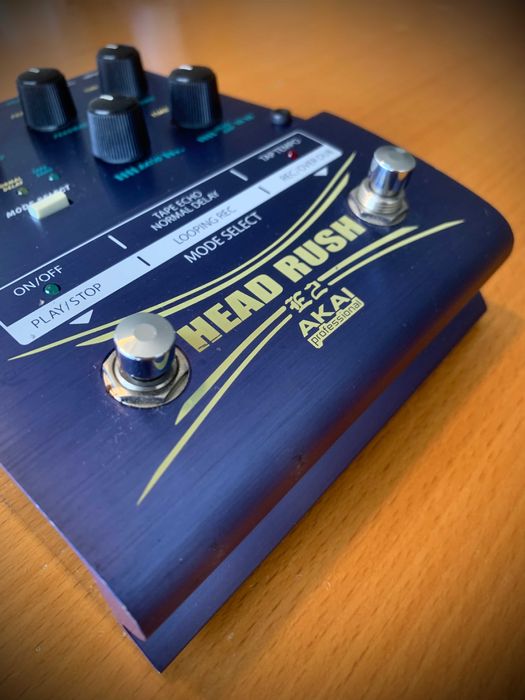 Akai Headrush Delay e Loop