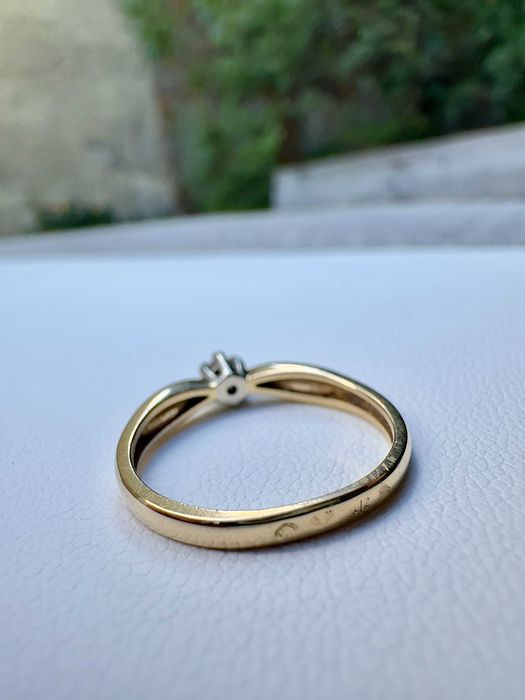 Złoty pierścionek z BRYLANTEM 0,10ct p.150