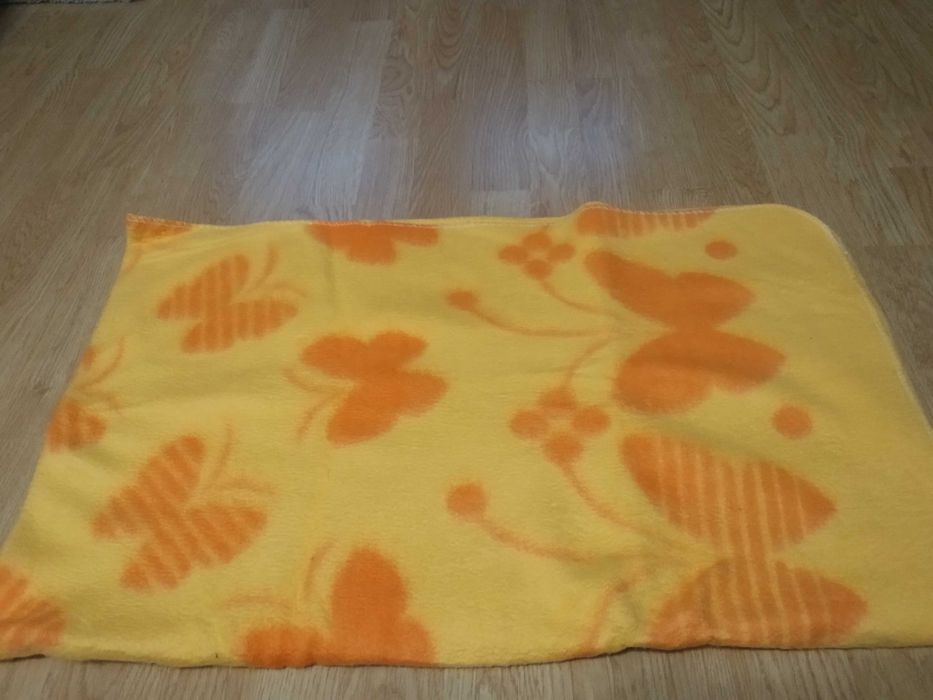 koc/kocyk dzieciecy /motylki w tle* 90 x 160