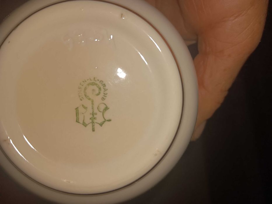 Candeeiro de lamecha em ceramica e latão