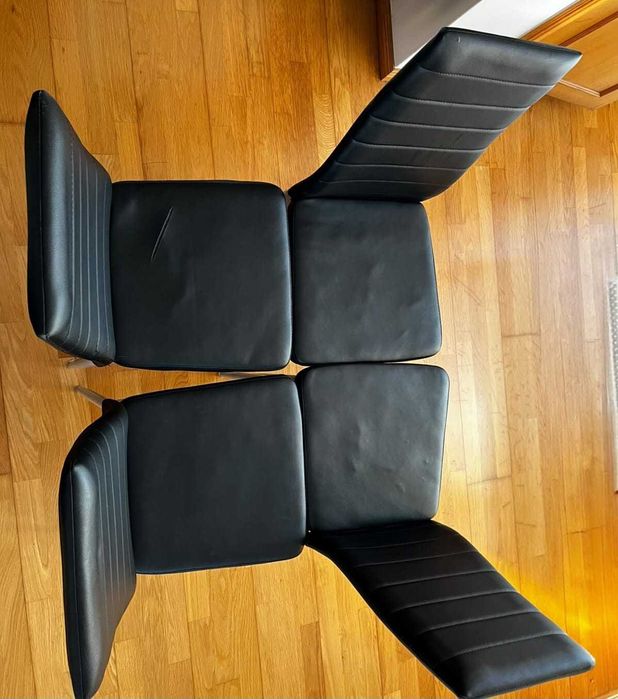 Mesa de jantar com tampo em vidro e 4 cadeiras