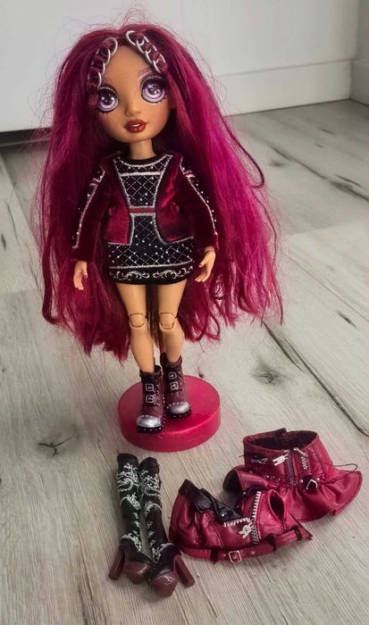 Rainbow High Mila Berrymore Fashion Doll