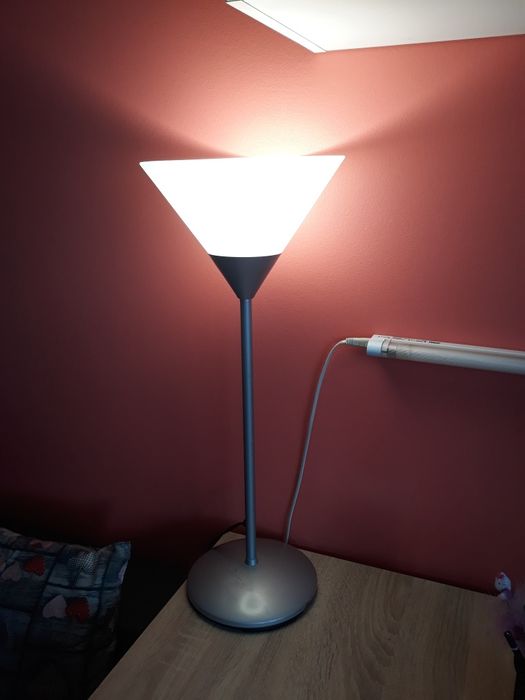 Sprzedam lampę podłogową